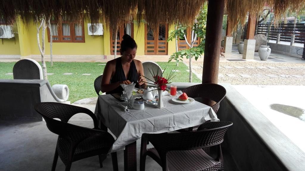 Inlak Garden Hotel Negombo Kültér fotó