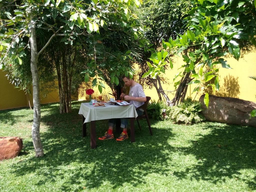 Inlak Garden Hotel Negombo Kültér fotó