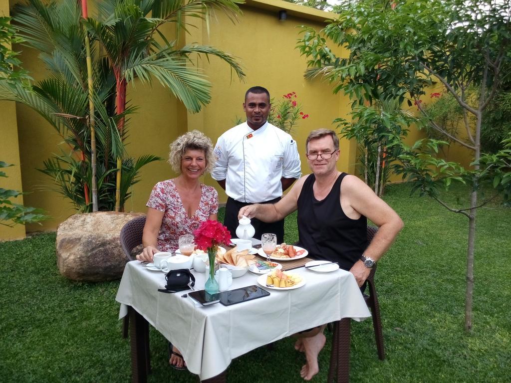 Inlak Garden Hotel Negombo Kültér fotó
