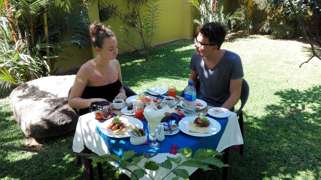 Inlak Garden Hotel Negombo Kültér fotó